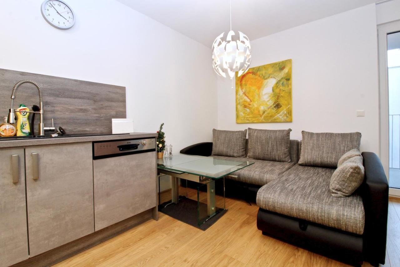 Balcony/Pool/Free Parking Garage Studio Vienna Exterior photo