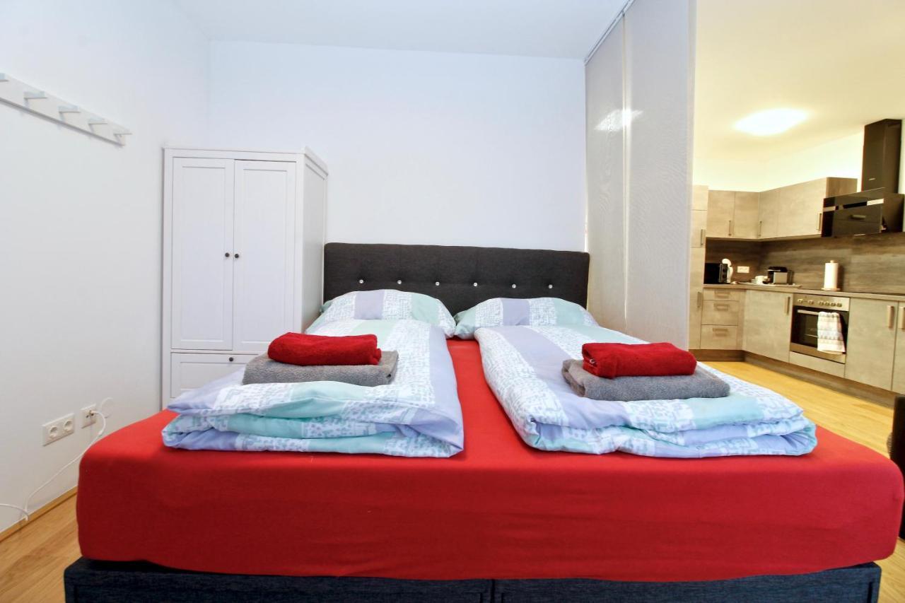 Balcony/Pool/Free Parking Garage Studio Vienna Exterior photo