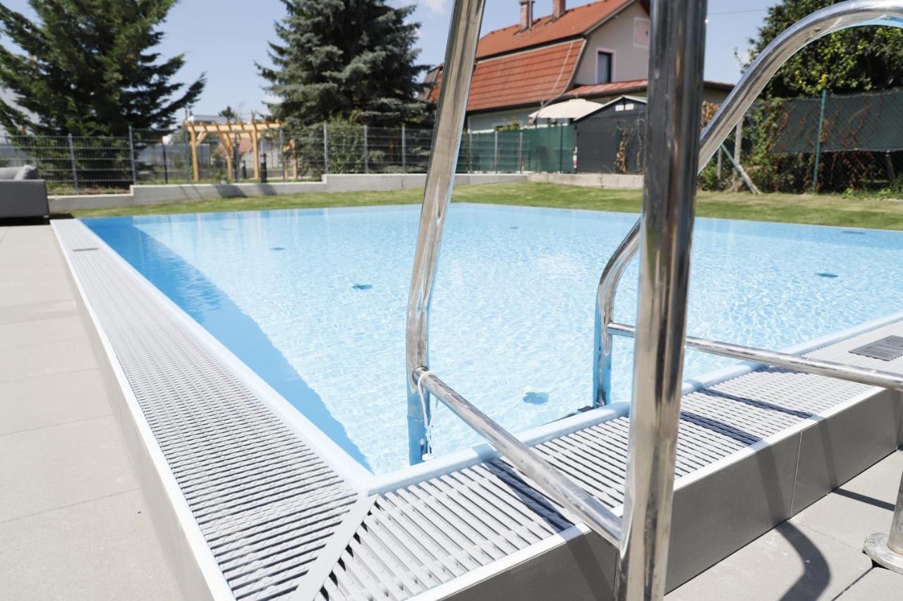 Balcony/Pool/Free Parking Garage Studio Vienna Exterior photo